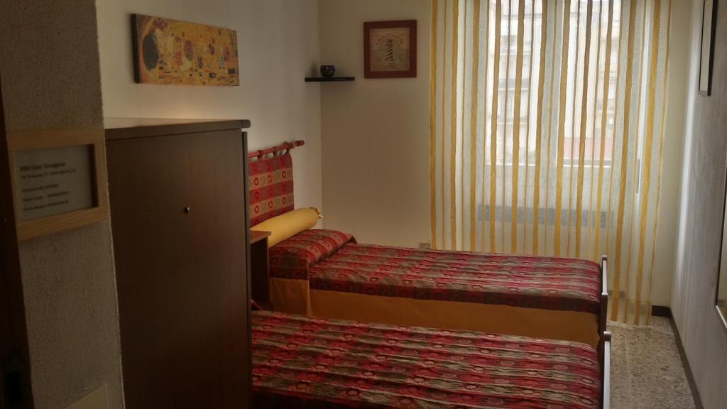 לינה וארוחת בוקר אלגהרו Casa Tarragona חדר תמונה