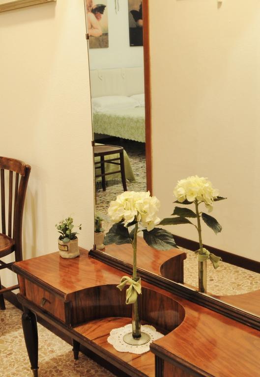 לינה וארוחת בוקר אלגהרו Casa Tarragona חדר תמונה